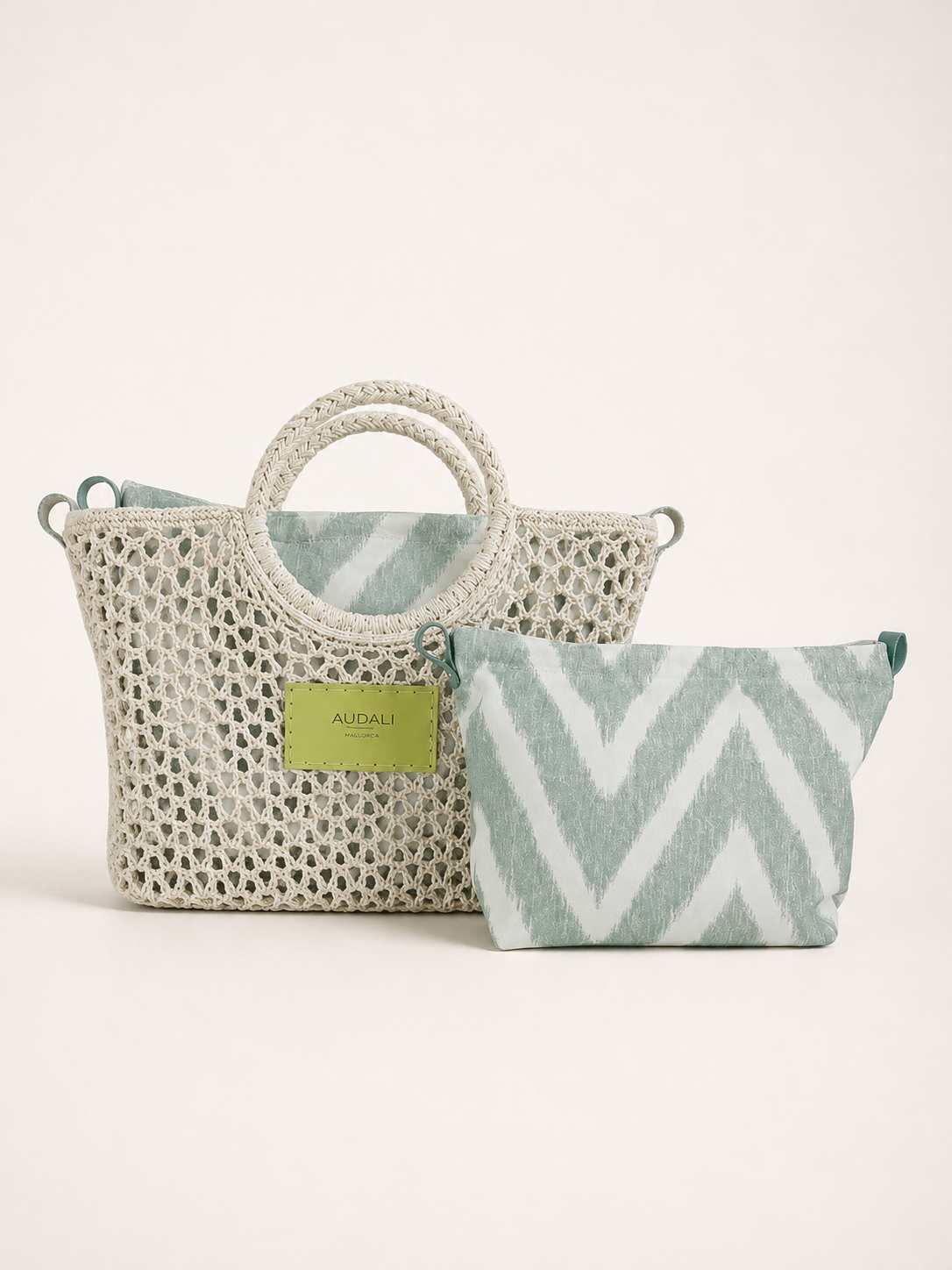 Bolso cuadrado blanco de croché con neceser - Audali
