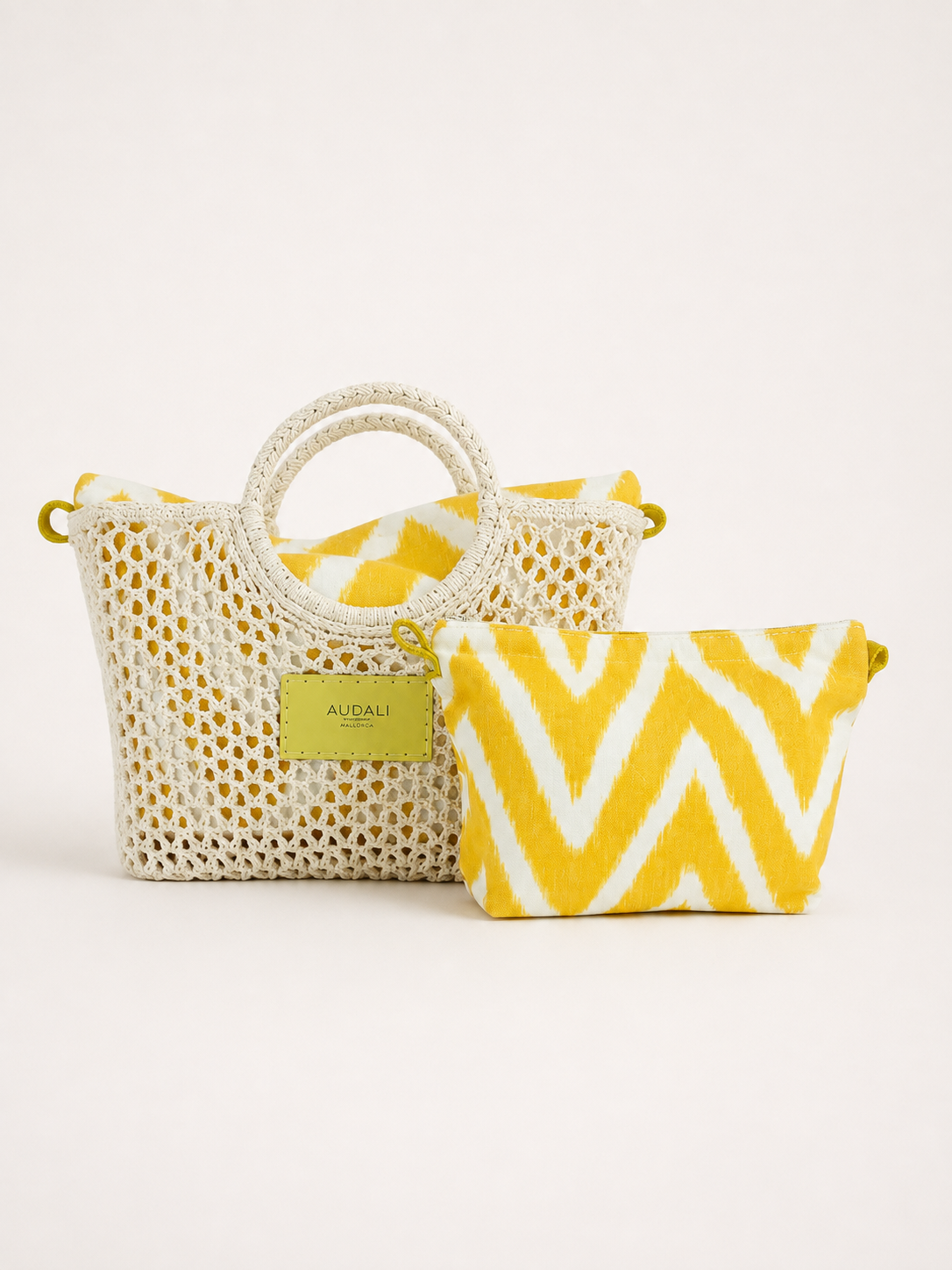 Bolso cuadrado blanco de croché con neceser - Audali
